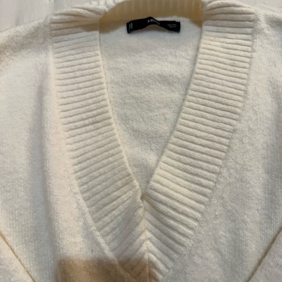 Mango Oversized V Neck Women’s Cream Sweater Size Large NWOT - Picture 5 of 7